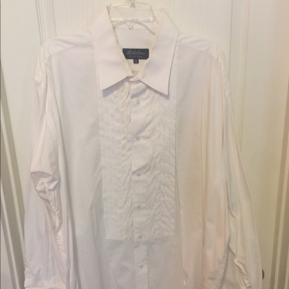 👔Tuxedo shirt by Michaelson’s London.